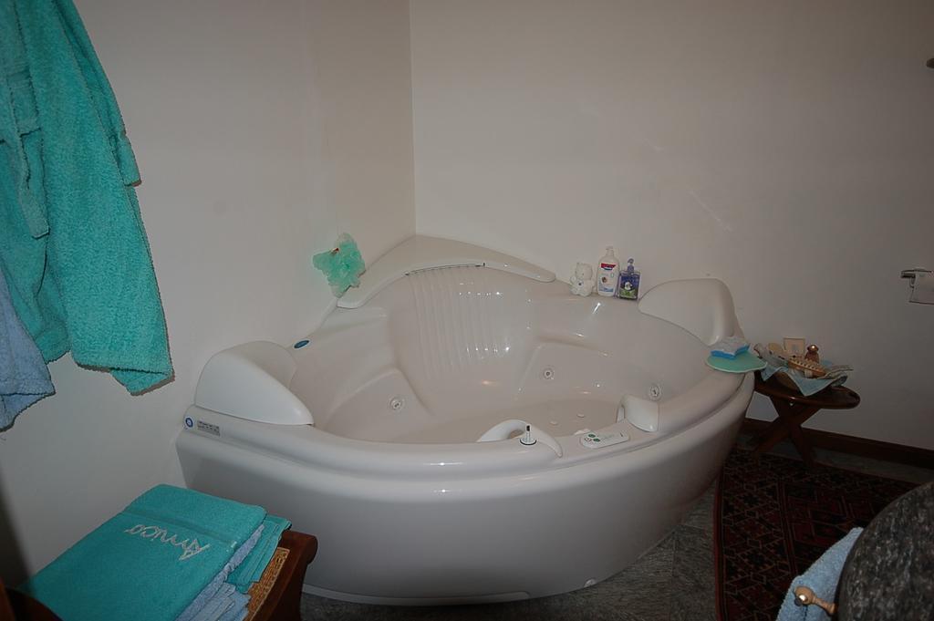 アオスタ Mon Reve Bed & Breakfast エクステリア 写真